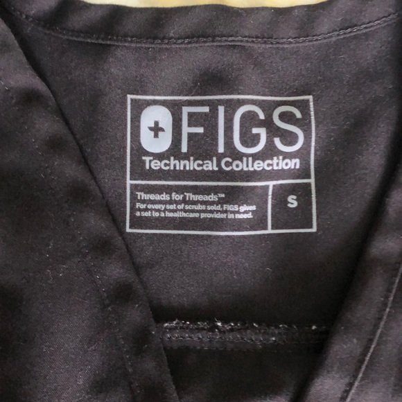 SOLD💥💥💥💥FiGS Scrub Top - Picture 3 of 5